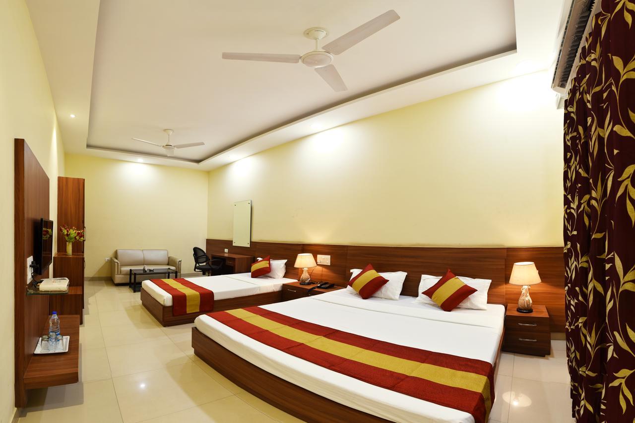 Hotel Palace Amritsar Exterior foto